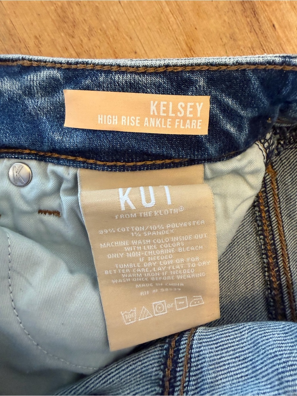 KUT from The Kloth Kelsey High Rise Ankle Flare - Picture 5 of 6